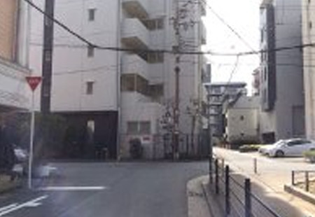 ⑤ザ・ガーデンオリエンタル大阪を通り過ぎてすぐに右折して下さい。